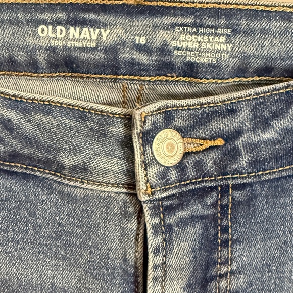 Old Navy Extra High Rise Rockstar Super Skinny Secret Smooth Pocket Size 16 - Picture 3 of 3